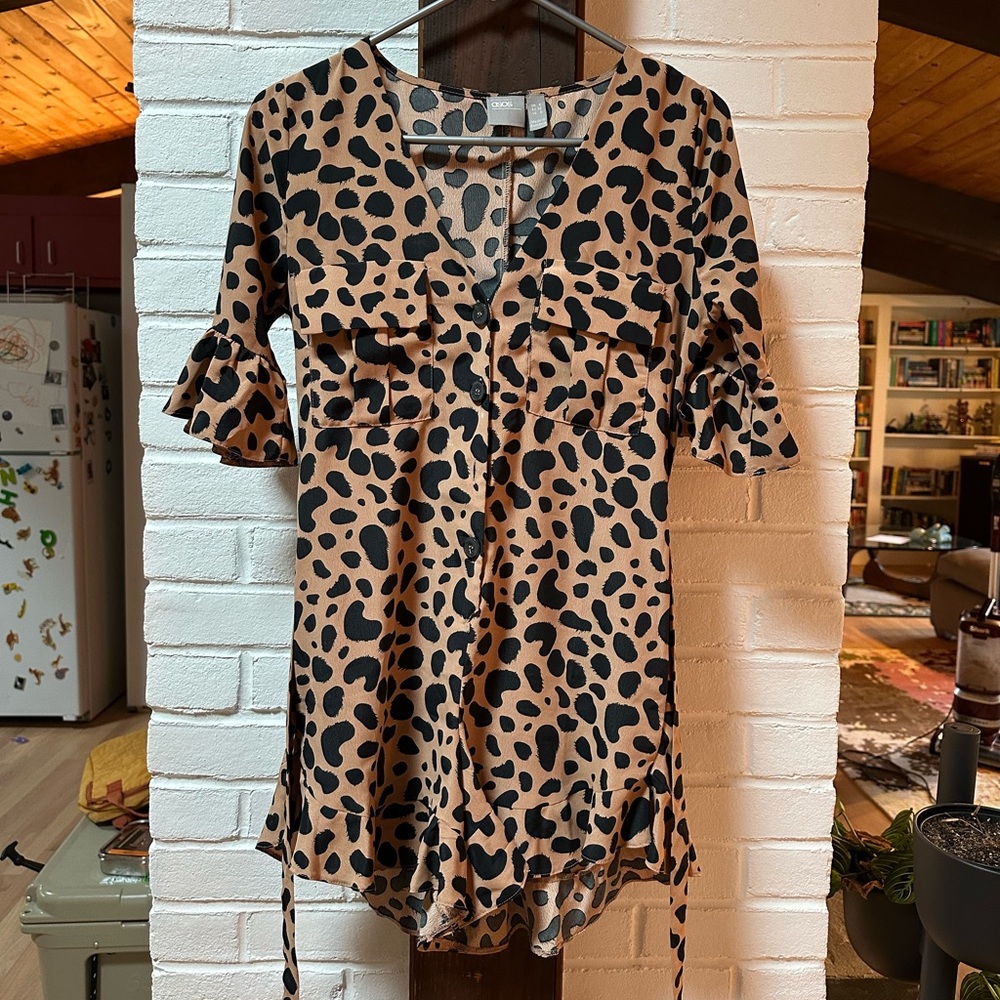 Leopard Print Ruffle Sleeve Romper